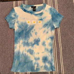 3/$10 Ribbed Embroidered Tee Daisies